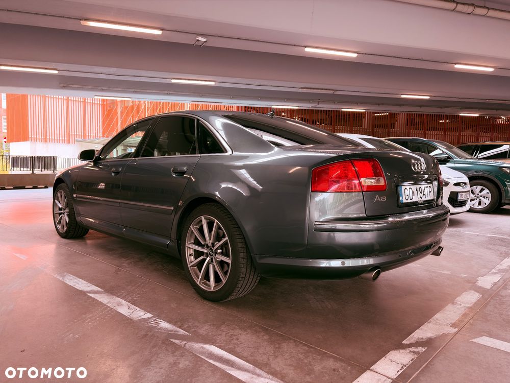 Audi A8 - 2