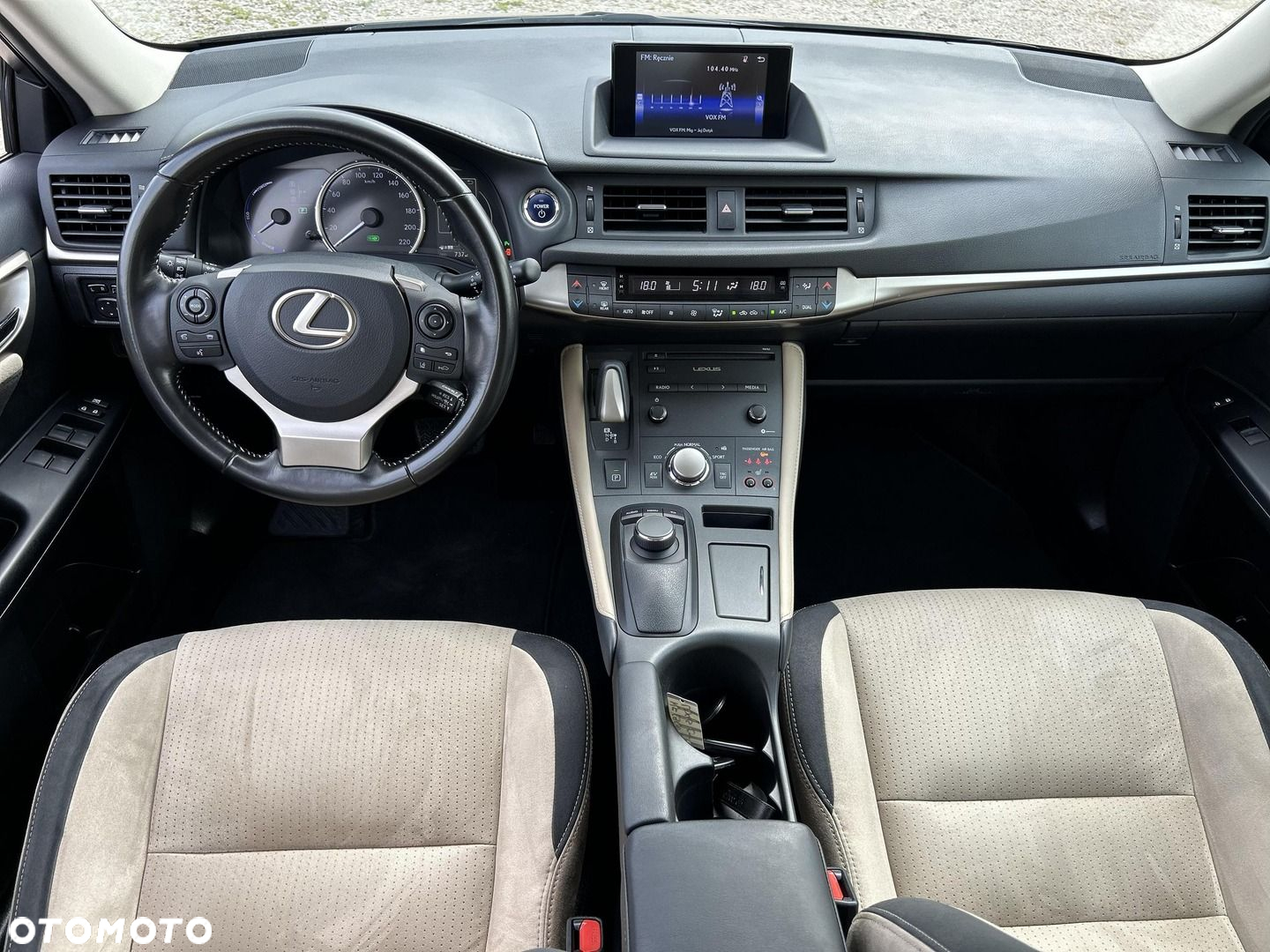 Lexus CT - 12