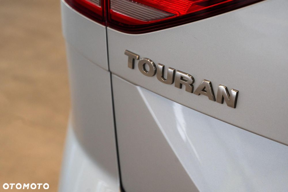 Volkswagen Touran - 38