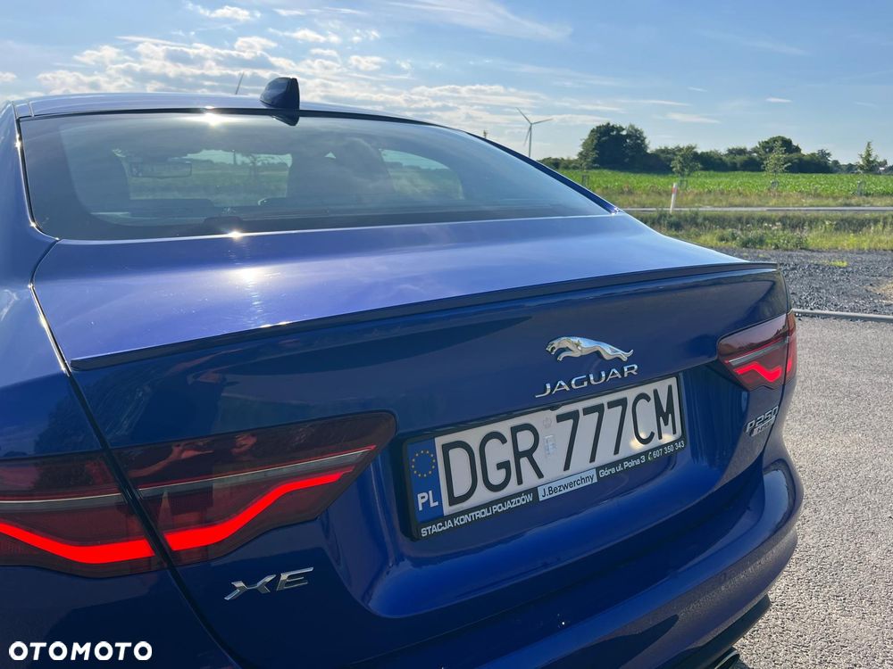 Jaguar XE 2.0 T Prestige - 5