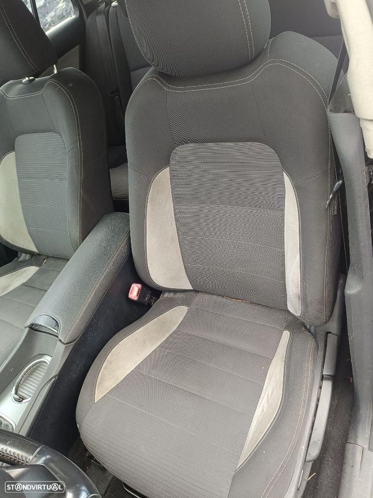 CONJUNTO COMPLETO DE BANCOS TOYOTA AVENSIS T27 - 1