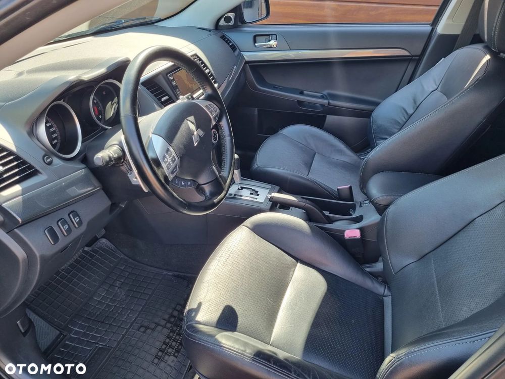 Mitsubishi Lancer - 11