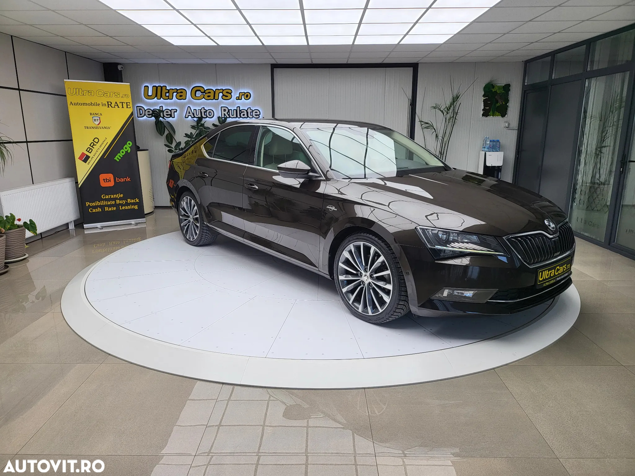 Skoda Superb 2.0 TDI 4X4 DSG Laurin & Klement - 8