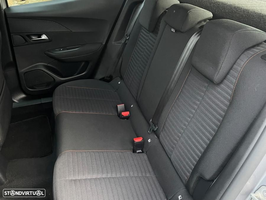 Peugeot 2008 - 8