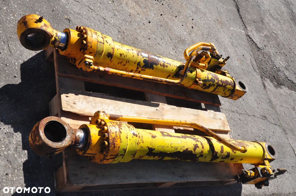 SIŁOWNIK JCB JS160 DŁ. 144 CM - 5