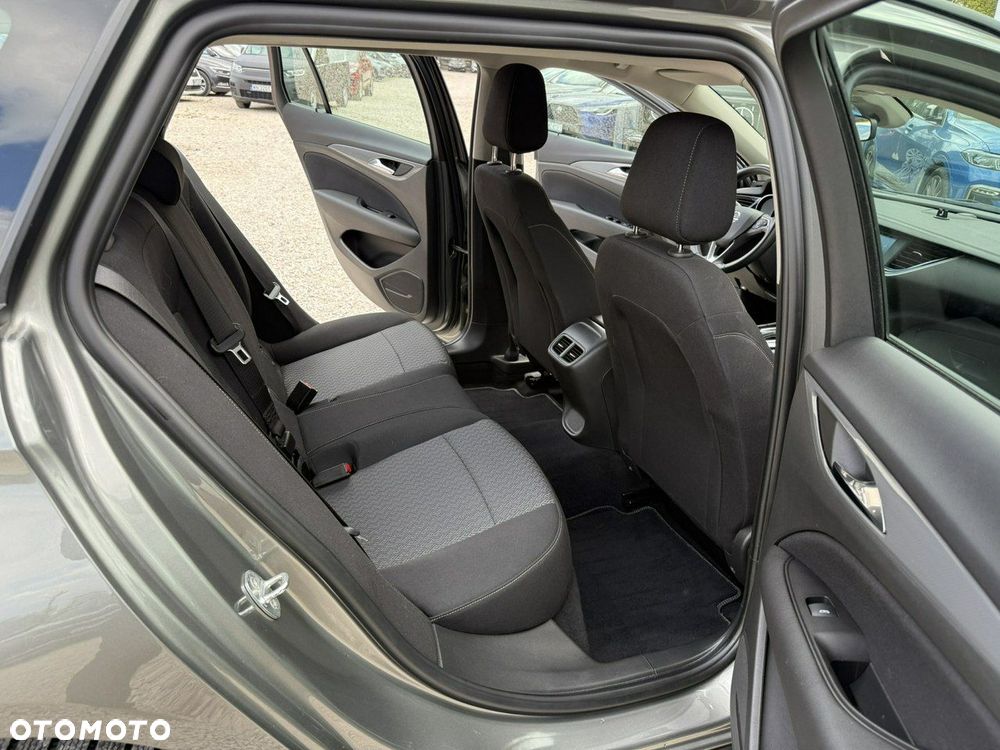 Opel Insignia - 15