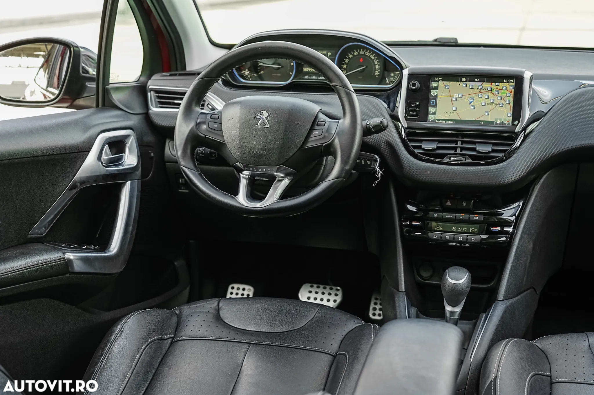 Peugeot 208 PureTech 110 Stop & Start EAT6 Signature - 10