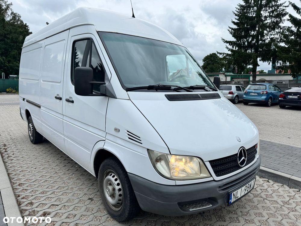 Mercedes-Benz Sprinter - 4