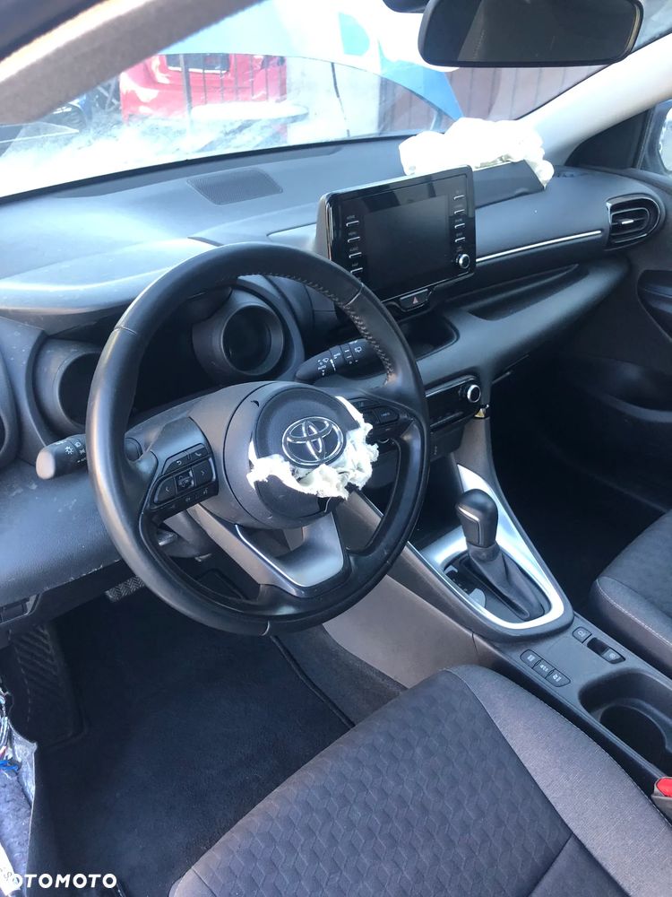 Toyota Yaris - 11