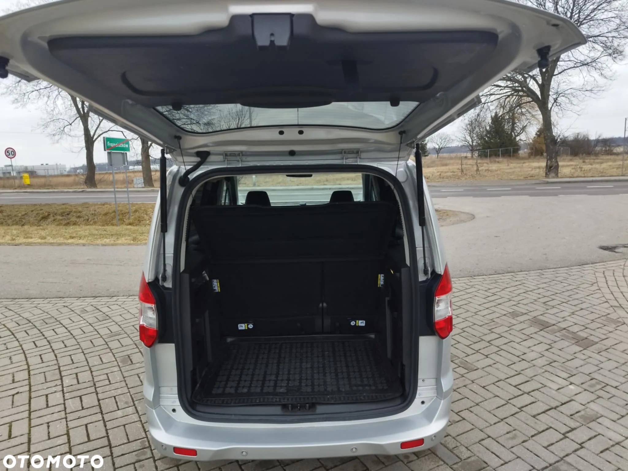 Ford Tourneo Courier 1.0 EcoBoost Titanium - 8