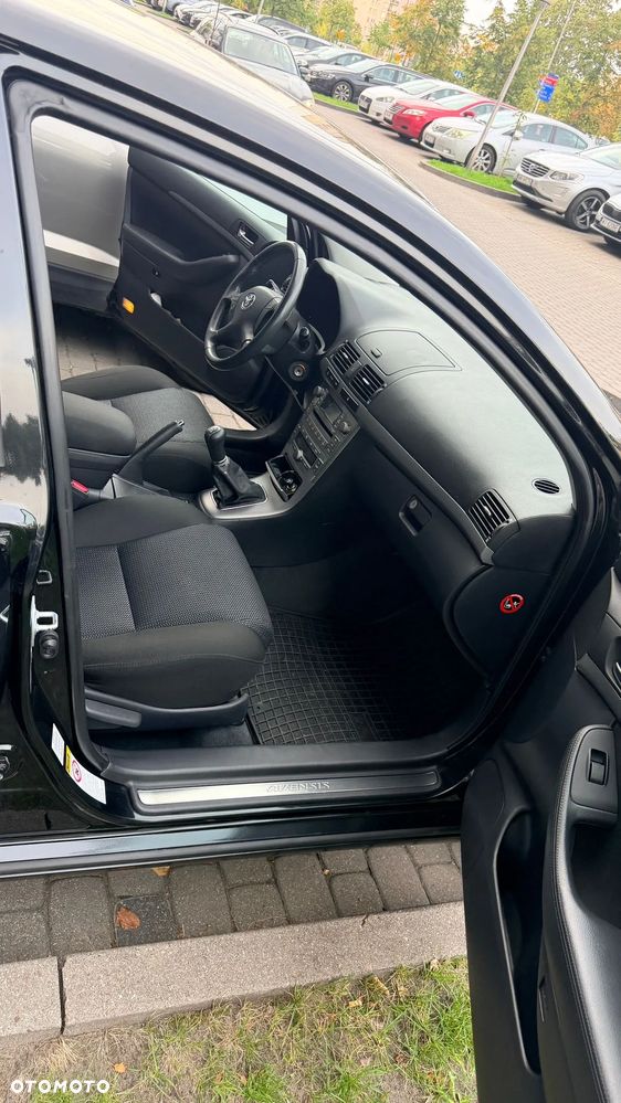 Toyota Avensis 1.8 VVT-i Sol - 11