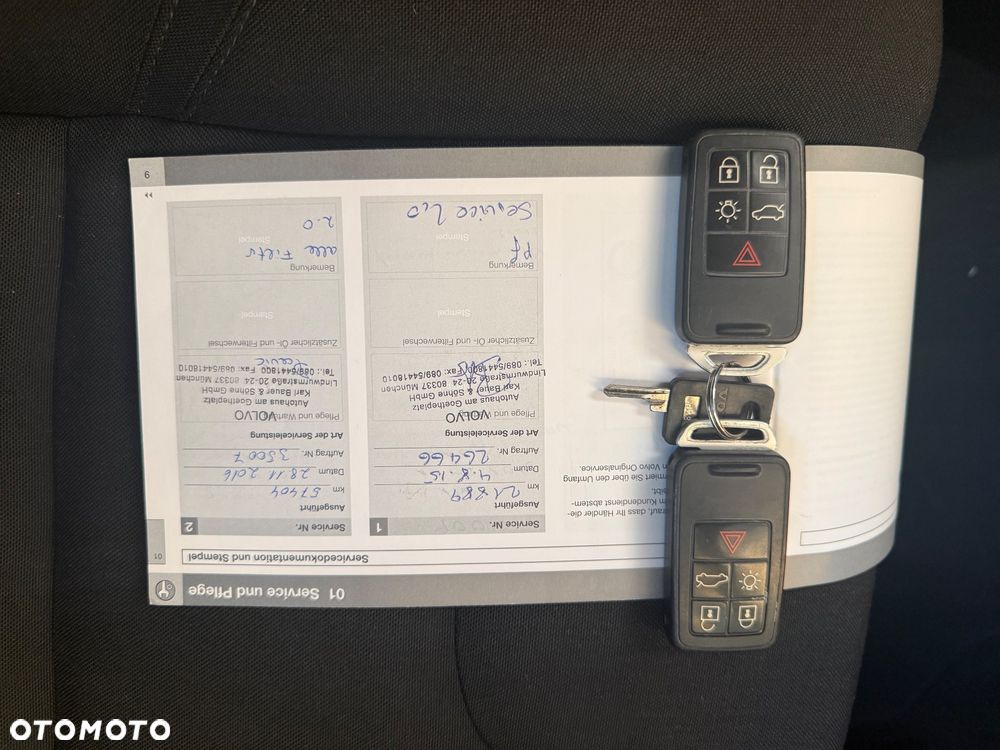 Volvo V40 D4 Geartronic Momentum - 36