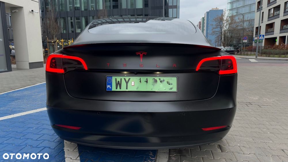 Tesla Model 3 - 10