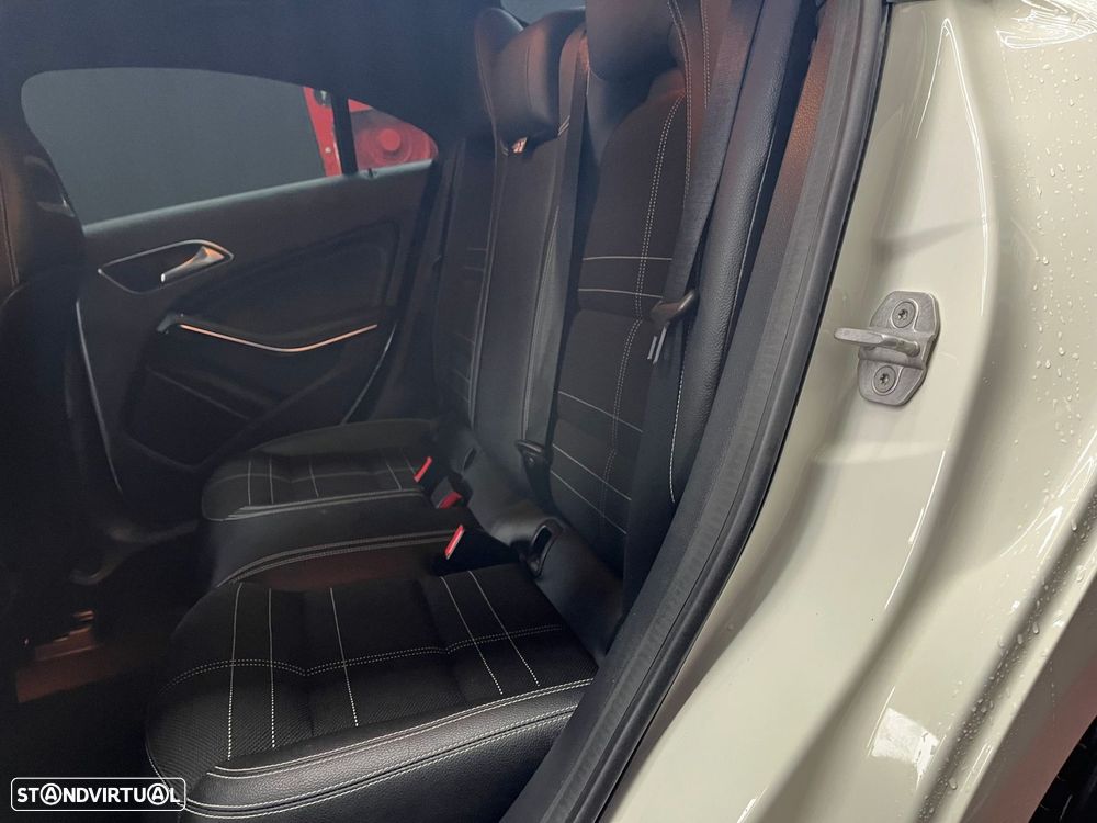 Mercedes-Benz CLA 200 CDI Urban - 10