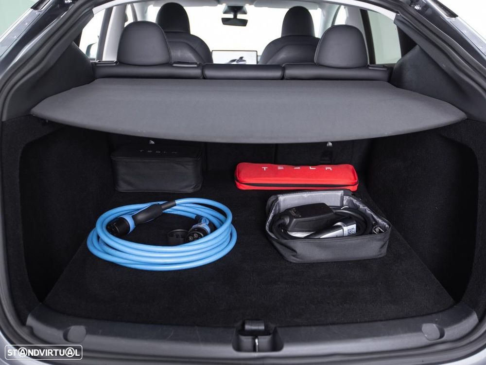 Tesla Model Y Long Range Dual Motor AWD - 15