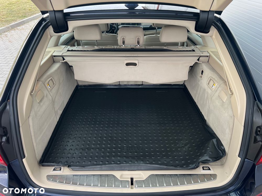 BMW Seria 5 530d xDrive Sport-Aut - 17