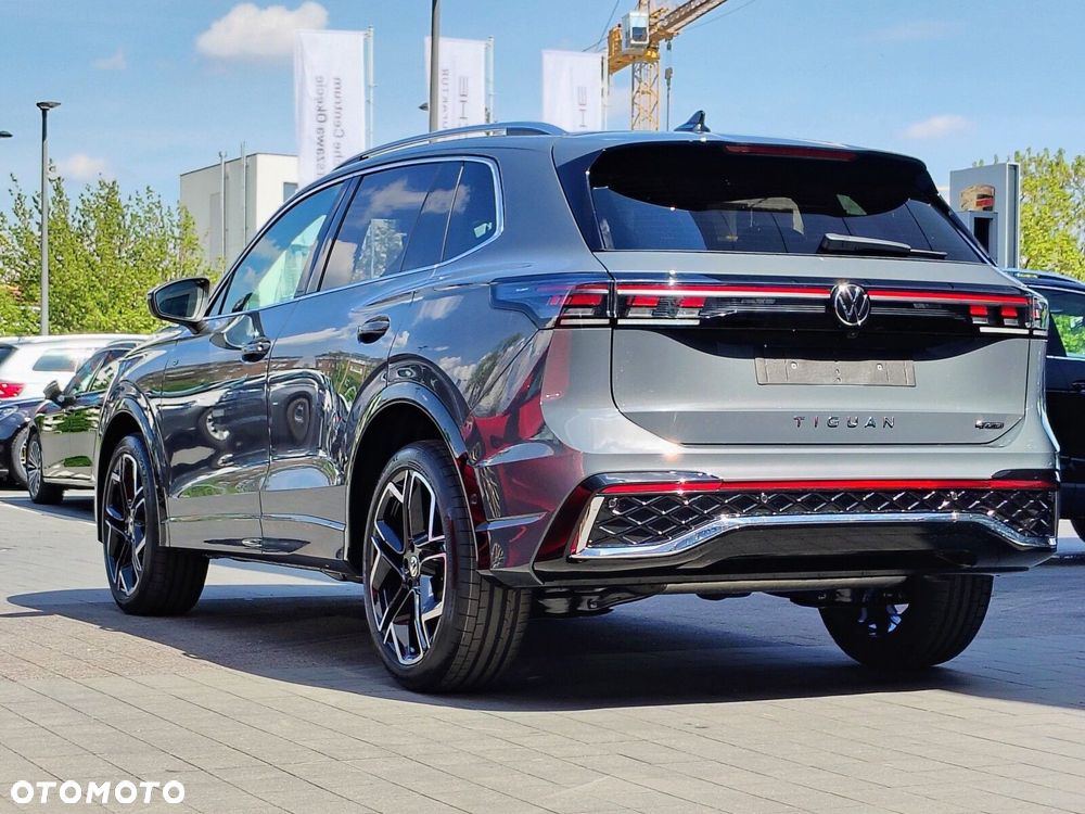 Volkswagen Tiguan - 4