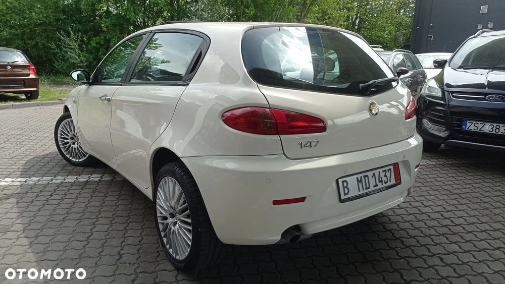 Alfa Romeo 147 1.6 Twin Spark AMICA - 9