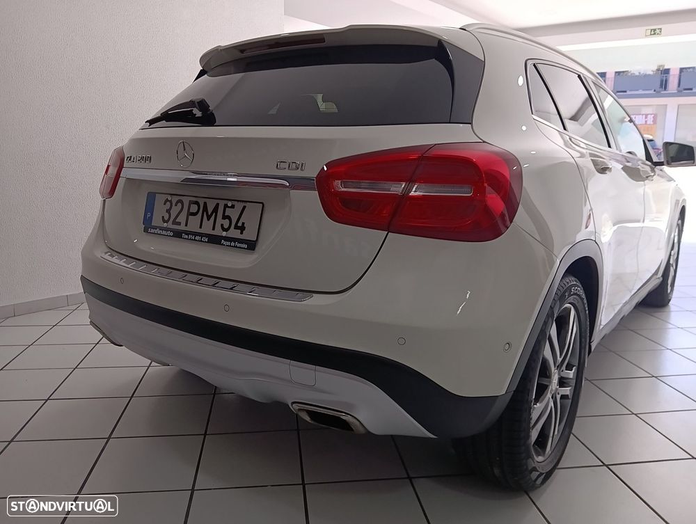 Mercedes-Benz GLA 200 - 9