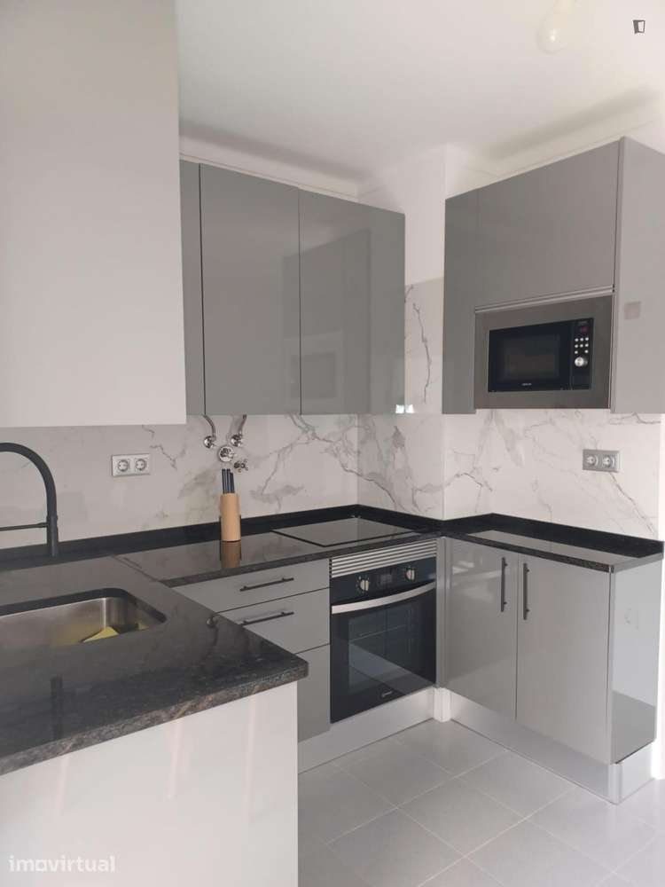 Quarto - localizado em Almada Lisbon - Grande imagem: 3/6