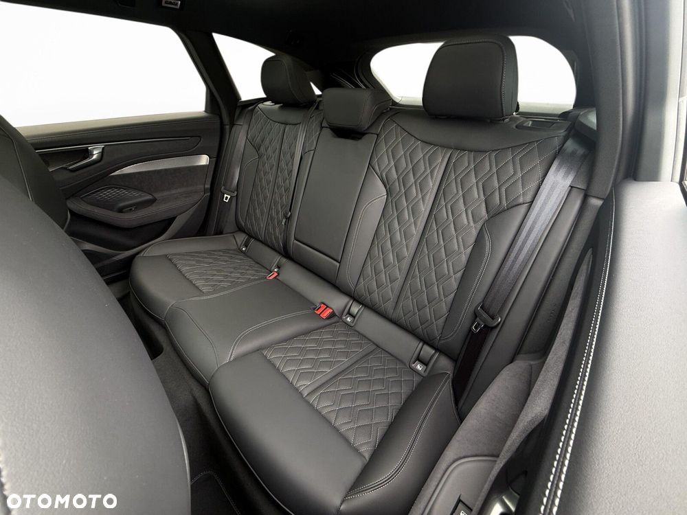 Audi A6 Avant - 32