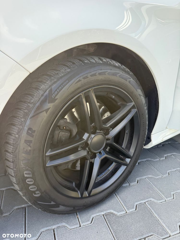 Mercedes-Benz CLA - 28