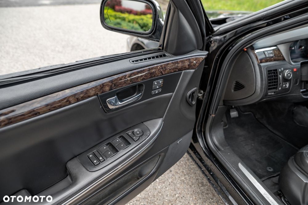 Cadillac DTS - 18