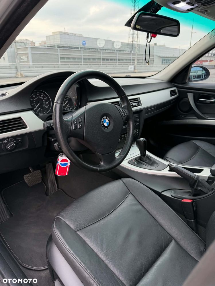 BMW Seria 3 325i - 11