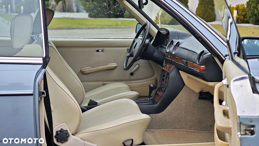 Mercedes-Benz W123 - 14