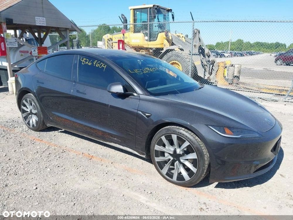 Tesla Model 3 - 7