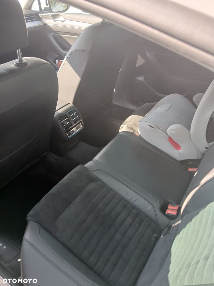 Volkswagen Passat - 8