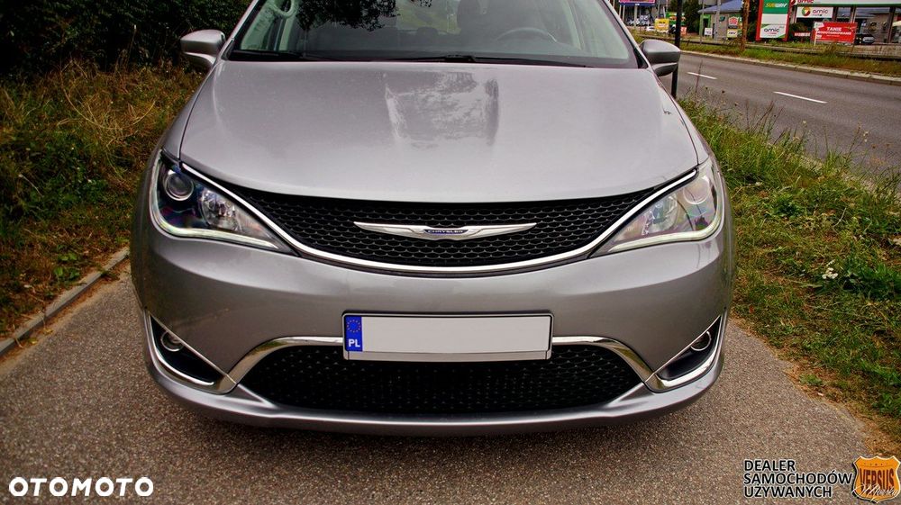 Chrysler Pacifica - 10