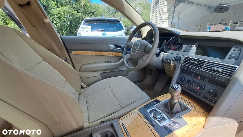 Audi A6 Limousine 2.4 Quattro - 12