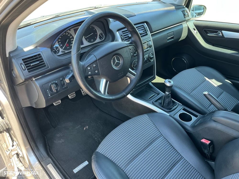 Mercedes-Benz B 150 Standard - 10