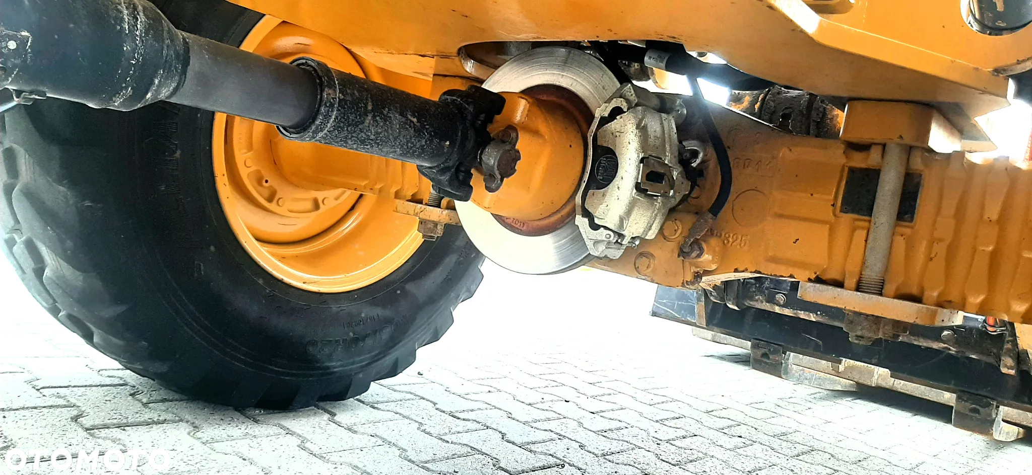 Caterpillar 908H - 10