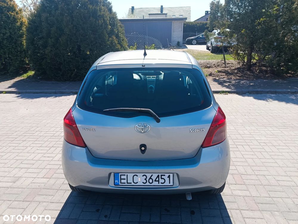 Toyota Yaris 1.0 VVT-i - 6