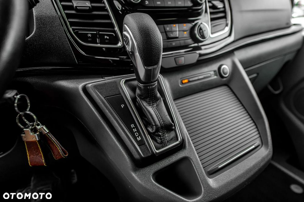 Ford Tourneo Custom 2.0 EcoBlue L1 Titanium SelectShift - 26