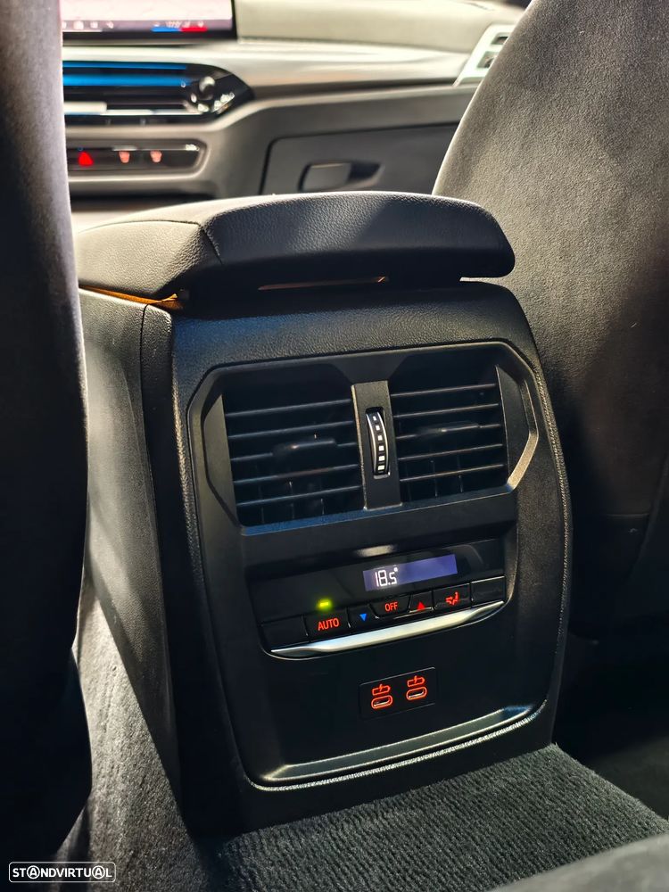 BMW 330 e Pack Desportivo M Pro Auto - 35