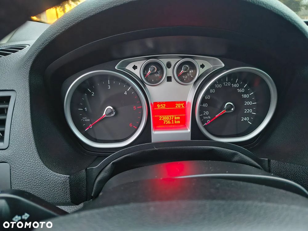 Ford Kuga 2.0 TDCi Titanium FWD - 29