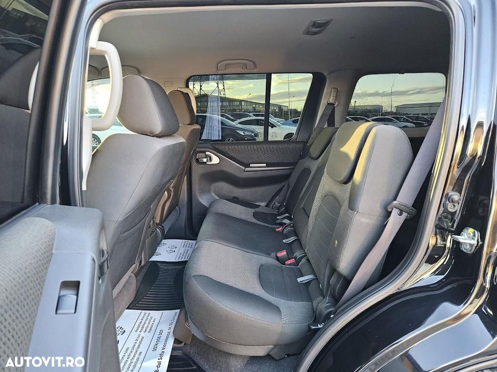 Nissan Pathfinder - 8