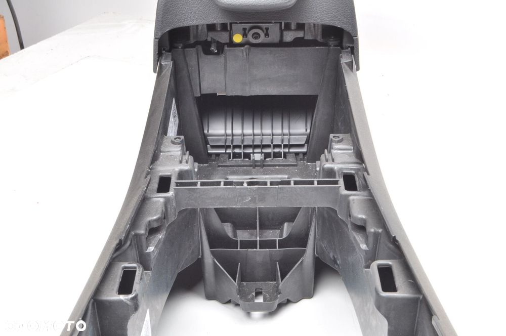 MERCEDES W177 TUNEL ŚRODKOWY PODŁOKIETNIK SKÓRA SCHOWEK - 4