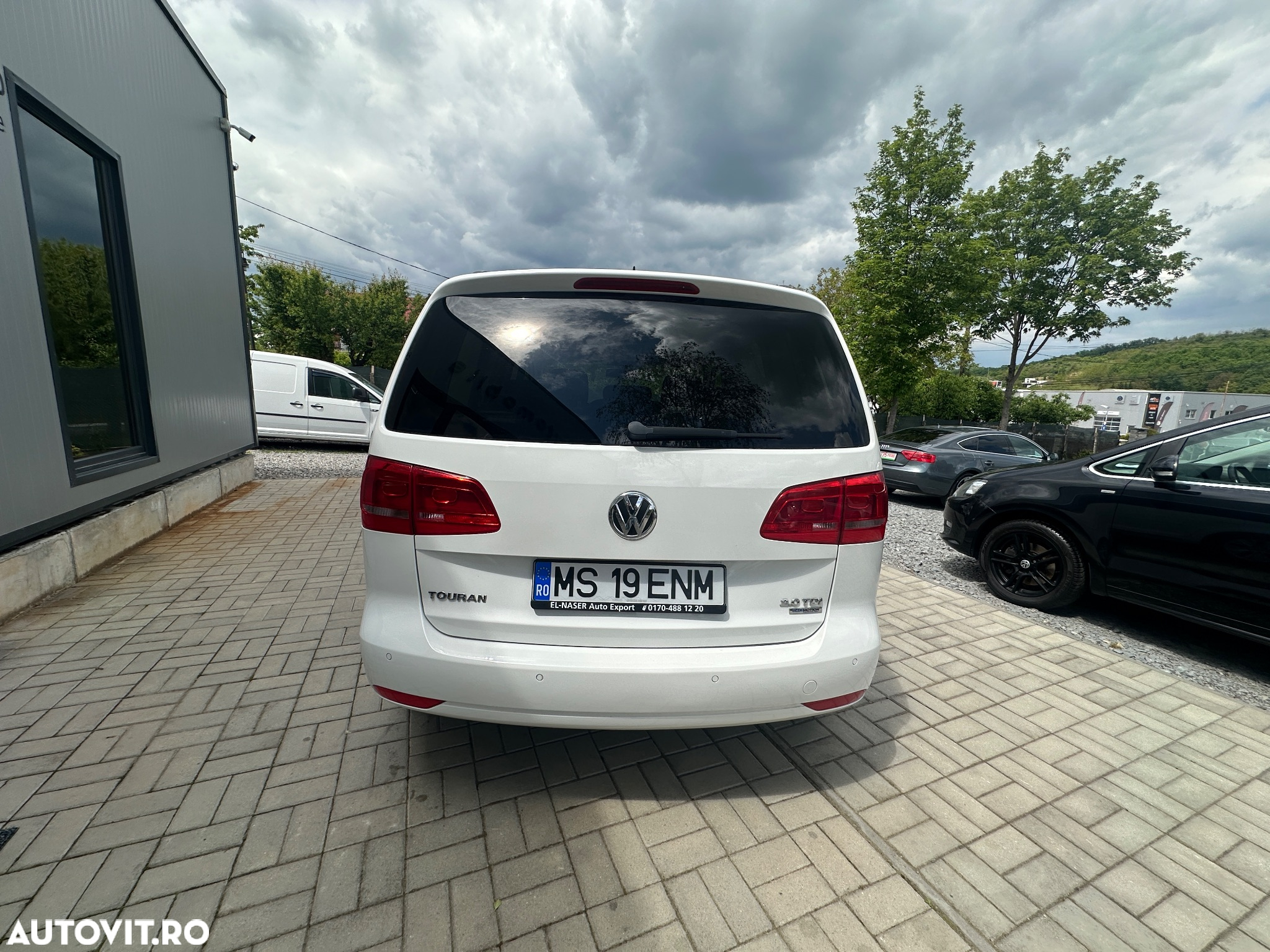 Volkswagen Touran 2.0 TDI BlueMotion Technology Comfortline - 12