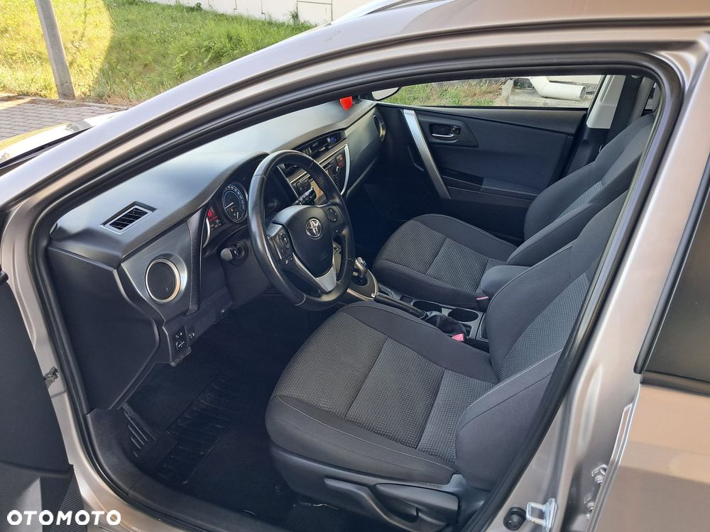 Toyota Auris - 16