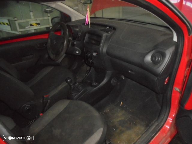 Carro MOT: 1KR  384F CFB CXVEL: C551 CITROEN C1 2 2015 1.0 VTI 69CV 5P VERMELHO GASOLINA - 6