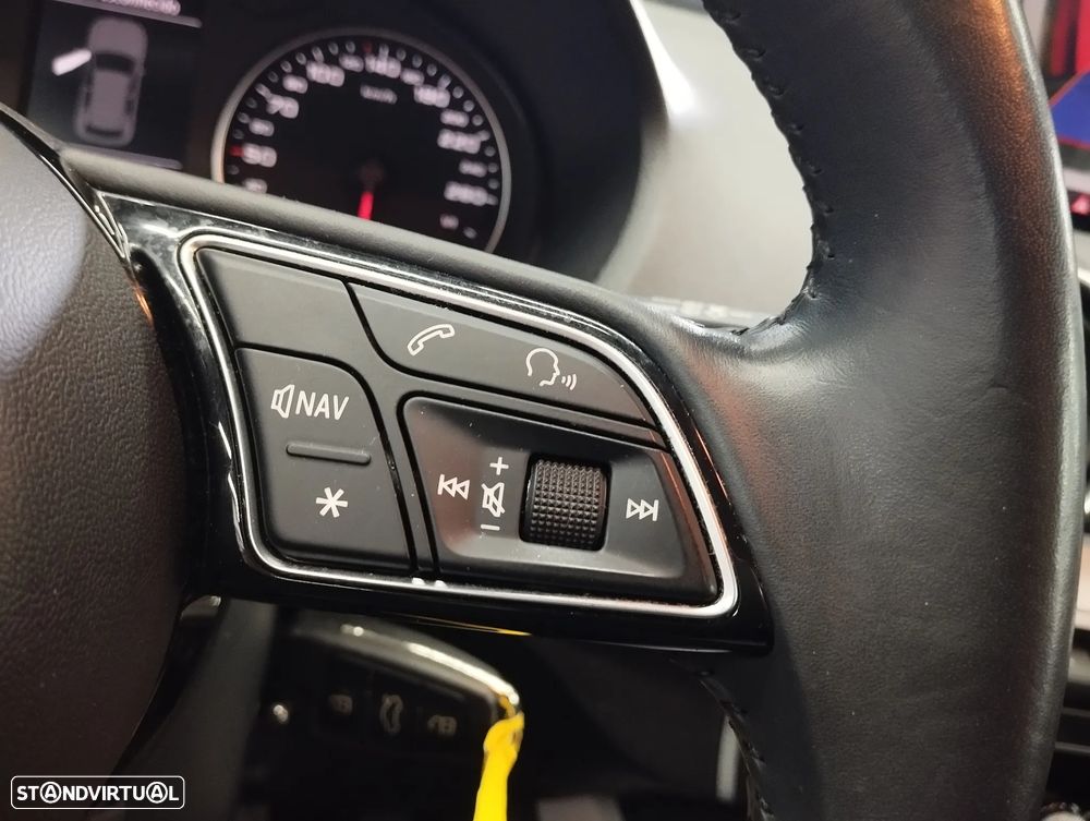 Audi Q2 30 TDI Design S tronic - 23