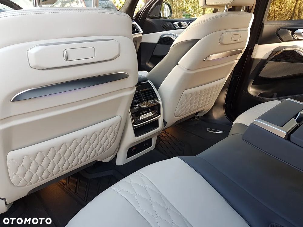 BMW X7 - 21