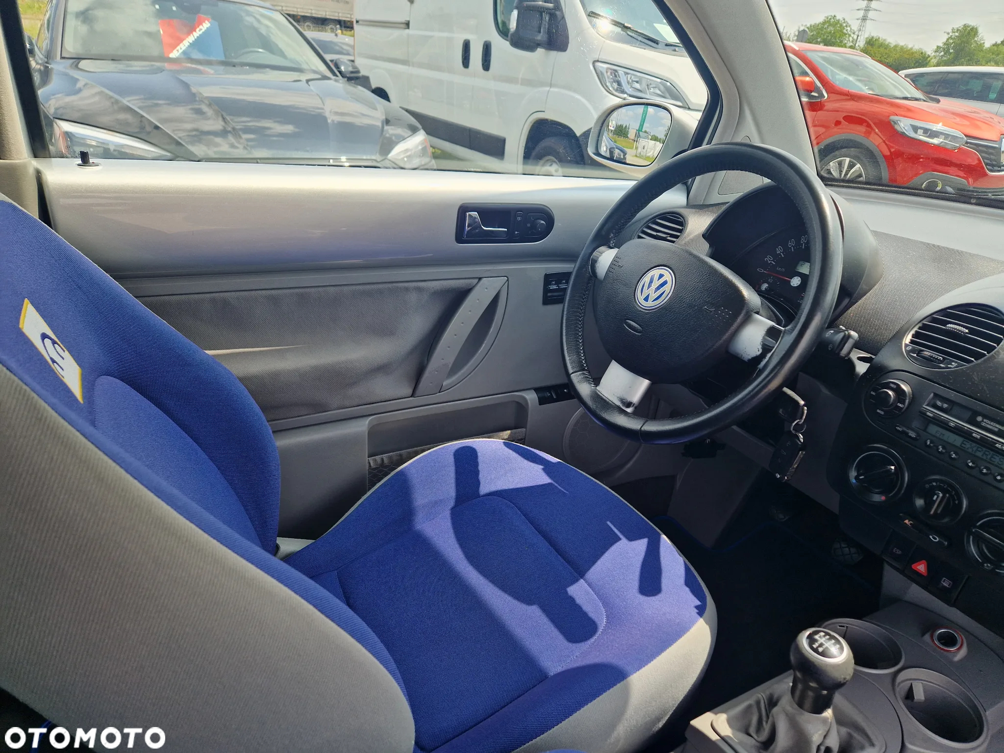 Volkswagen New Beetle - 20
