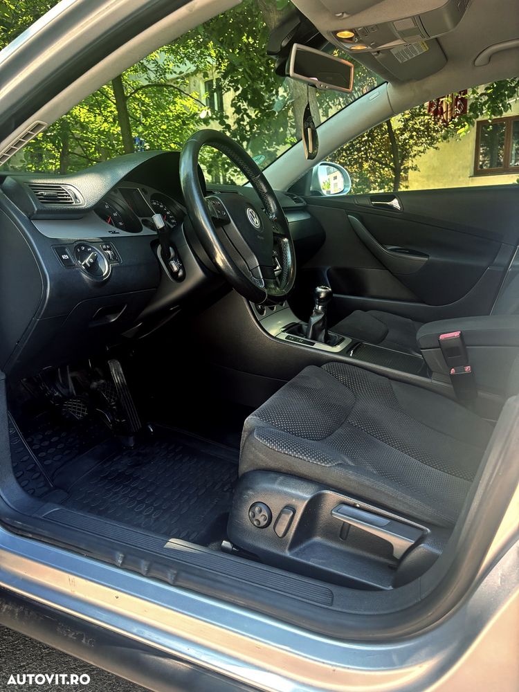 Volkswagen Passat 1.6 FSI Comfortline - 5