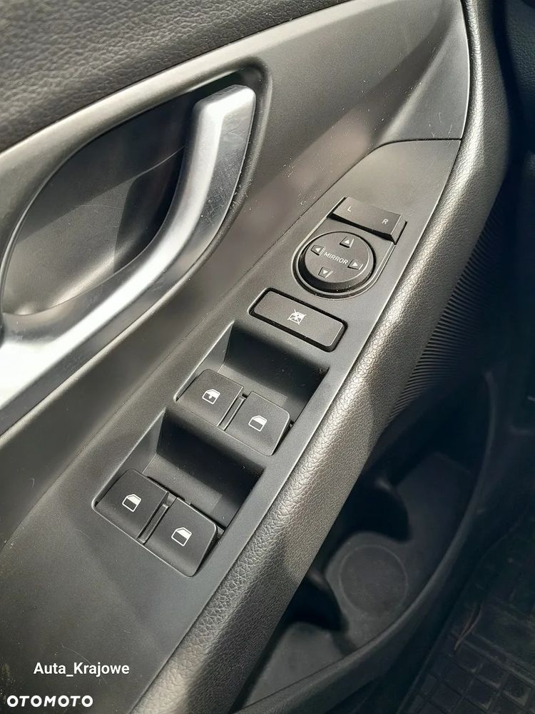 Hyundai i30 1.4 Classic + - 19