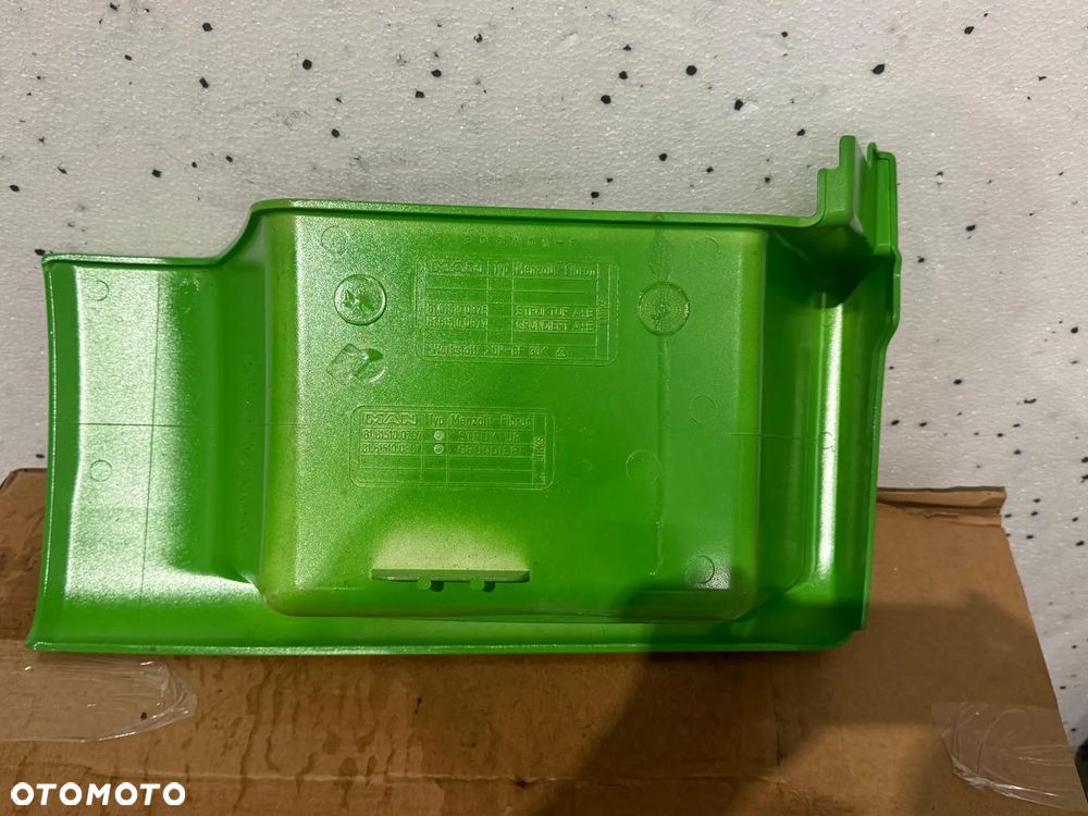 MAN TGX Stopień Stopnica  Lewy przód 81615100975 - 1